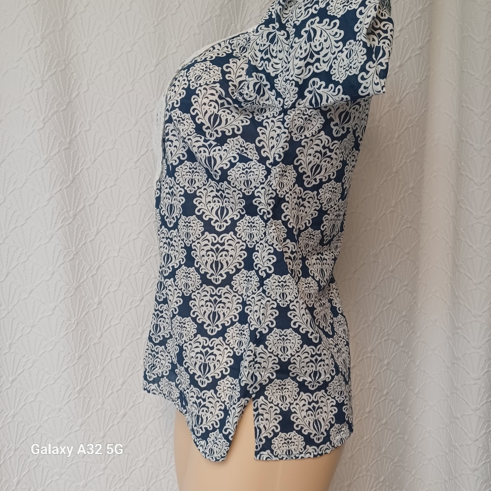 Talbots women  Size XS Blue and White Embroidered 3/4 Sleeve Blouse. 100% Cotton - Picture 6 of 11